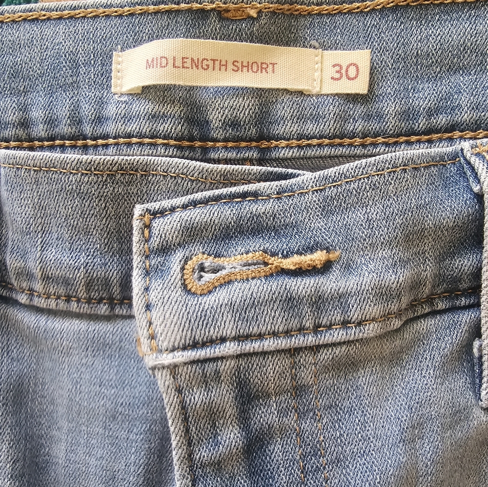 Levi's Jean shorts - Picture 2 of 4